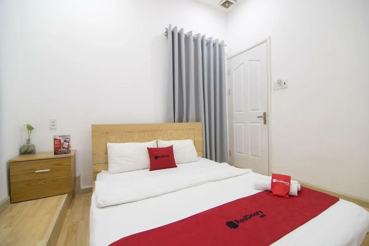 Reddoorz Near Nguyen Hue Walking Street 2 - Dorms Available 3*, Ho Chi Minh City