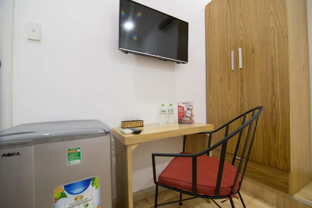 Hotel Reddoorz Near Nguyen Hue Walking Street 2 - Dorms Available