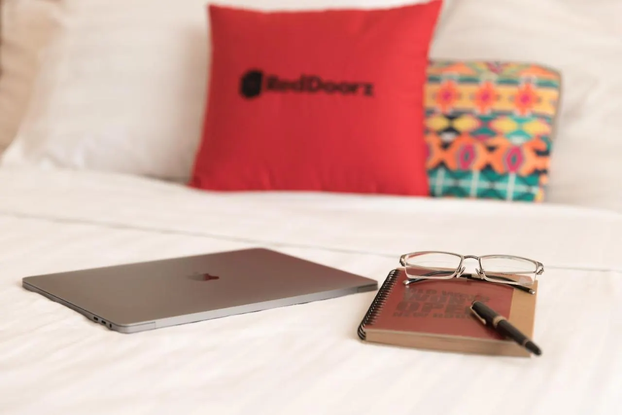 Reddoorz Near Nguyen Hue Walking Street 2 - Dorms Available 3*, Ho Chi Minh City Vietnam