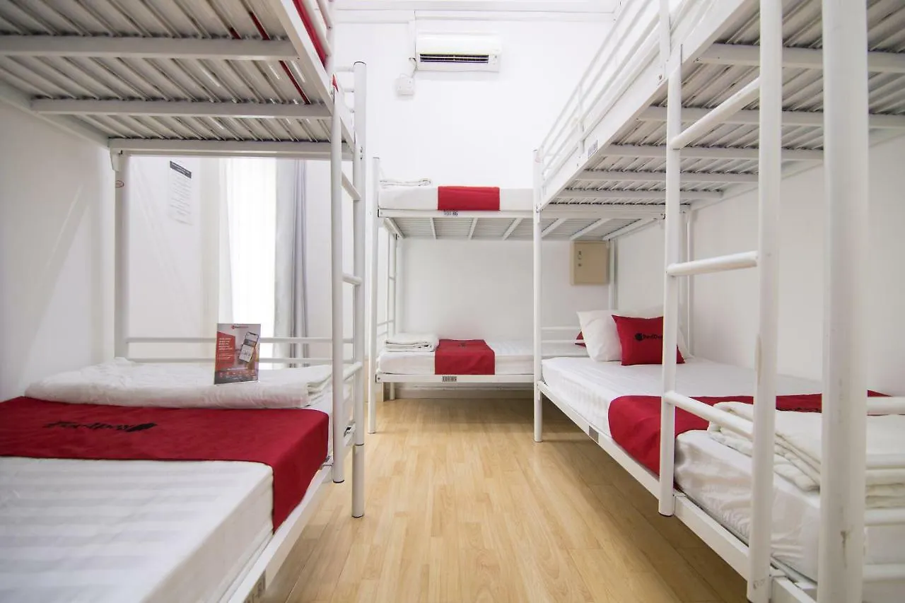 *** Hotel Reddoorz Near Nguyen Hue Walking Street 2 - Dorms Available Vietnam