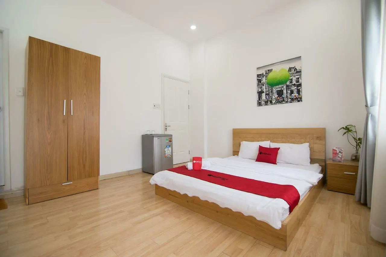 *** Hotel Reddoorz Near Nguyen Hue Walking Street 2 - Dorms Available Vietnam