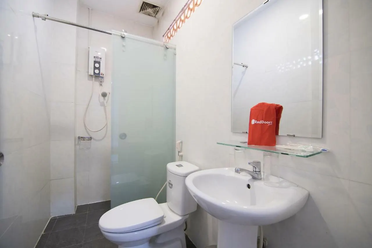 Hotel Reddoorz Near Nguyen Hue Walking Street 2 - Dorms Available
