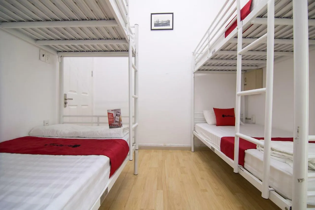 Reddoorz Near Nguyen Hue Walking Street 2 - Dorms Available 3*, Ho Chi Minh City Vietnam